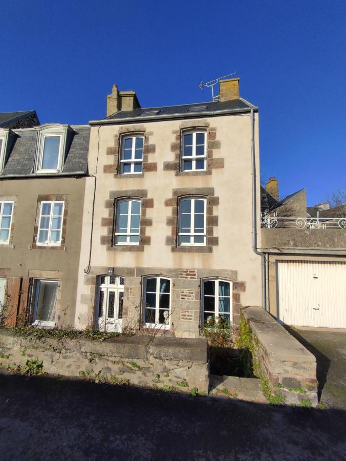 La Maison de l'Amiral vue sur mer à Granville Extérieur photo